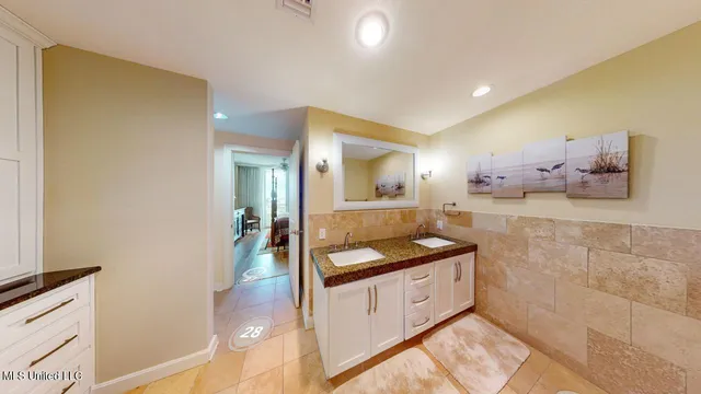 $2,995 | 2060 Beach Boulevard, Unit 1207, Biloxi, MS 39531