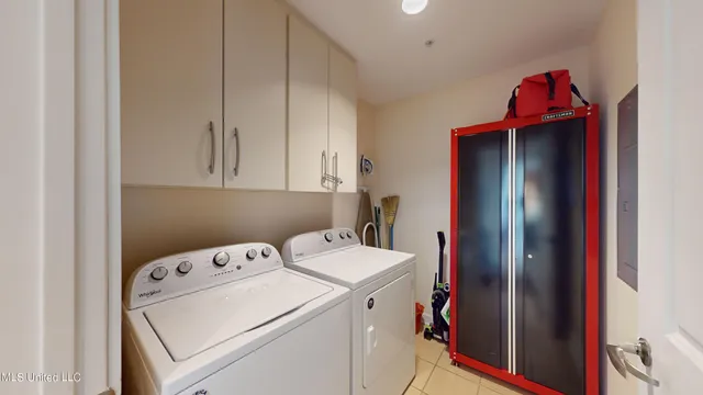 $2,995 | 2060 Beach Boulevard, Unit 1207, Biloxi, MS 39531