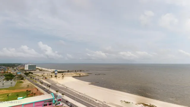 $2,995 | 2060 Beach Boulevard, Unit 1207, Biloxi, MS 39531