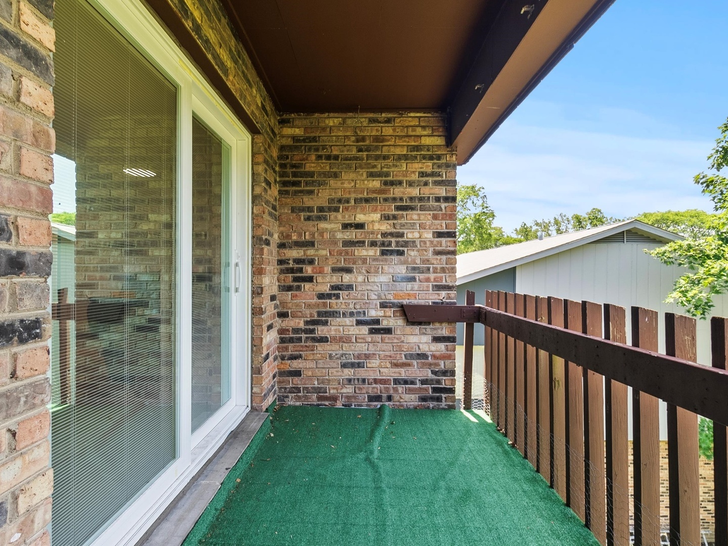 940 East Old Willow Road, Unit 305 Prospect Heights, IL 60070 - Photo 14 of 18 a view of a porch with a yard