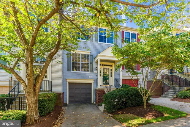 $585,000 | 12210 Wye Oak Commons Circle, Burke, VA 22015