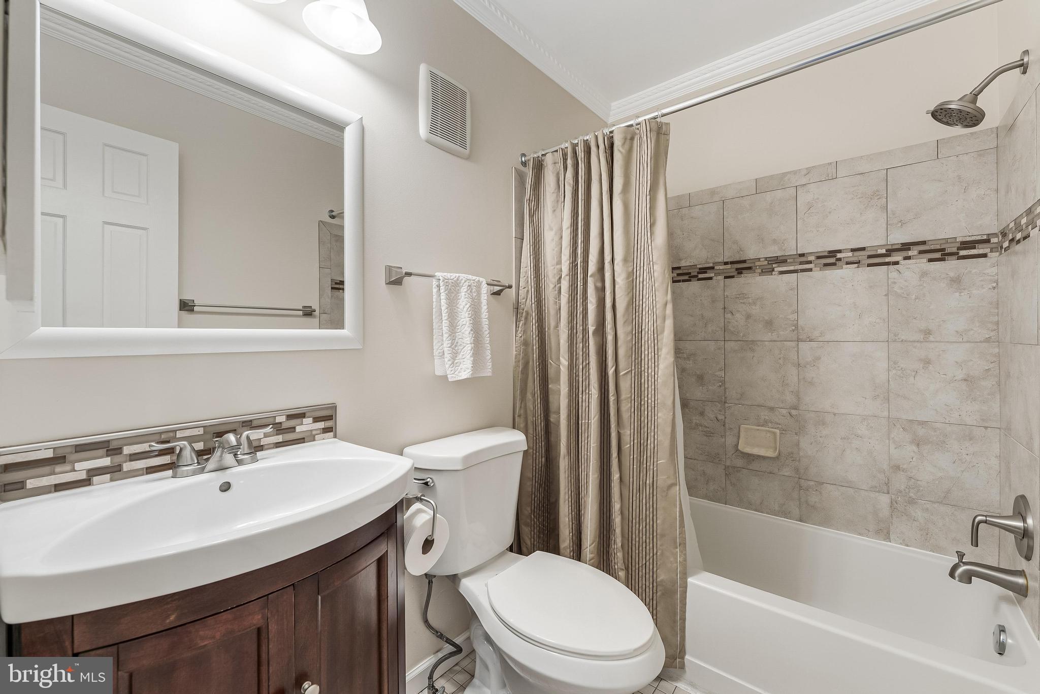 12210 Wye Oak Commons Circle Burke, VA 22015 - Photo 27 of 44