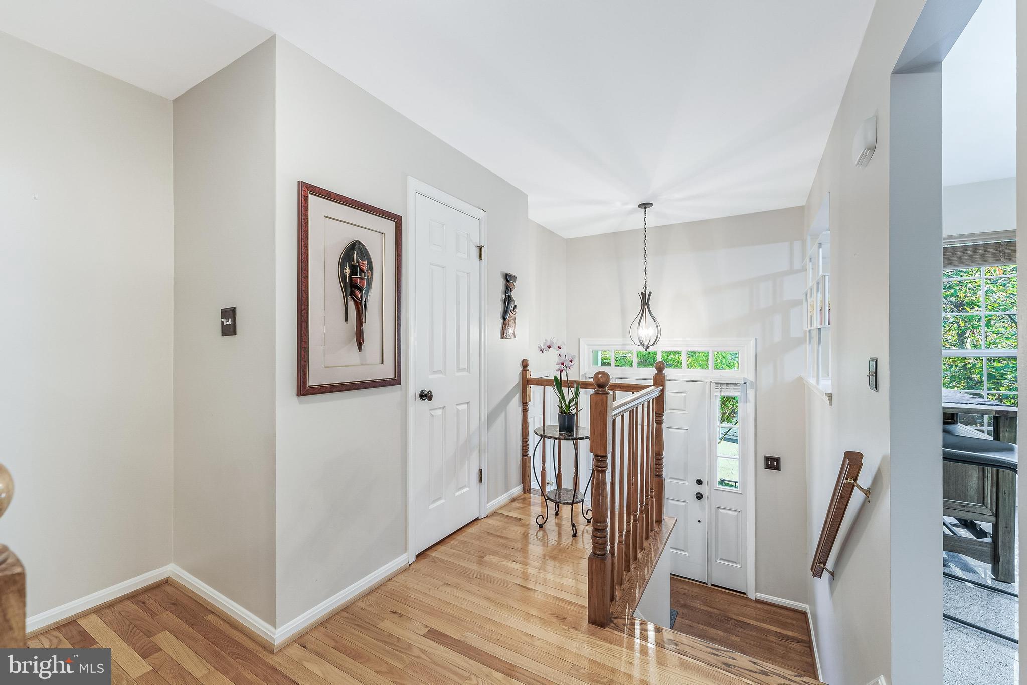 12210 Wye Oak Commons Circle Burke, VA 22015 - Photo 5 of 44