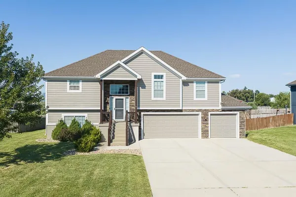 $449,950 | 6996 141st Street, Basehor, KS 66007
