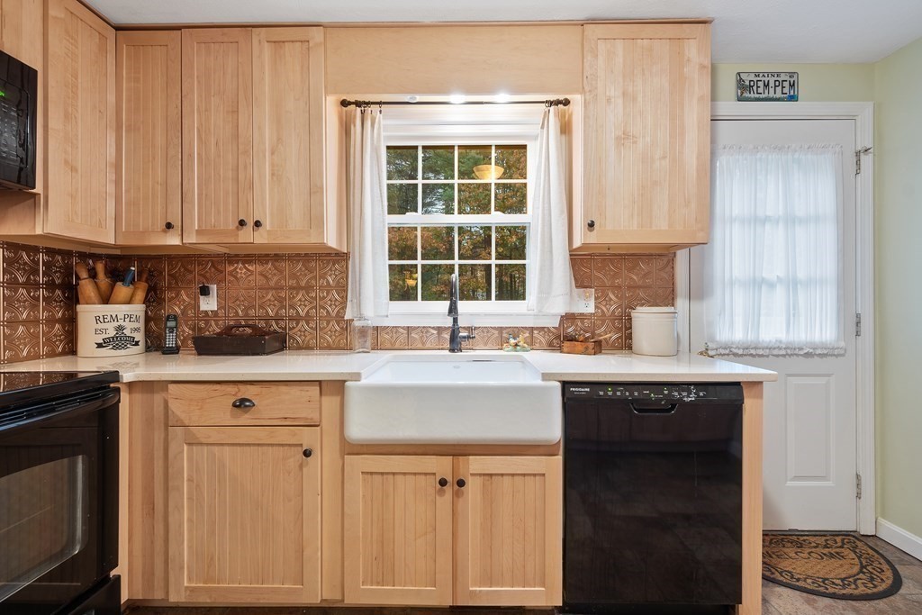9 Birch Lane Townsend, MA 01469 - Photo 11 of 35