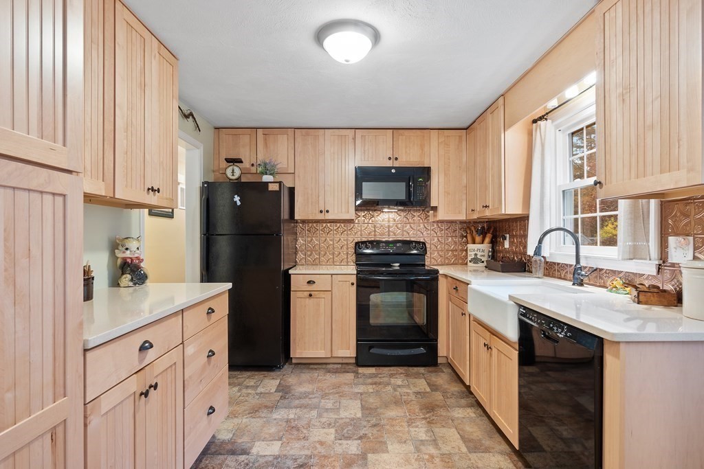 9 Birch Lane Townsend, MA 01469 - Photo 9 of 35