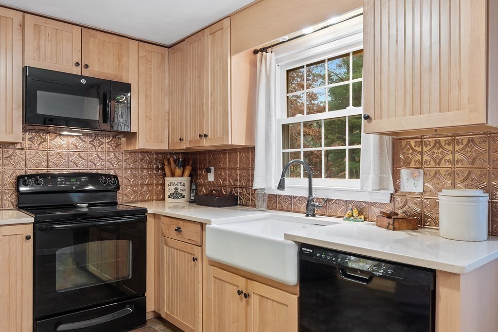 9 Birch Lane Townsend, MA 01469 - Photo 10 of 35