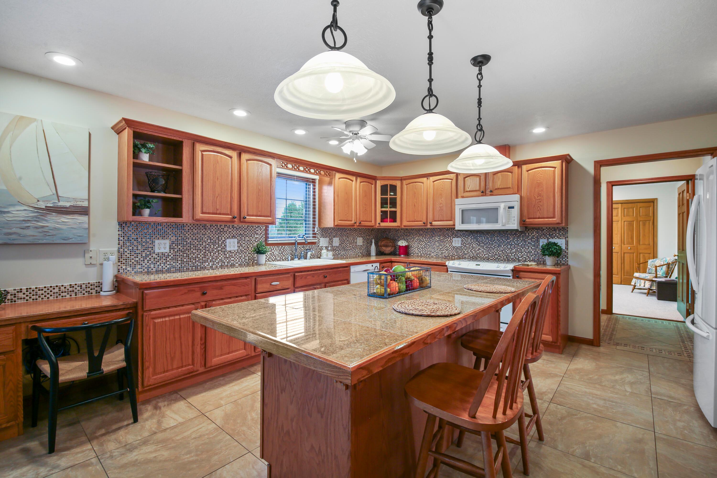 3273 Gooding Road Marion, OH 43302 - Photo 15 of 60 Additional view of the Kitchen.