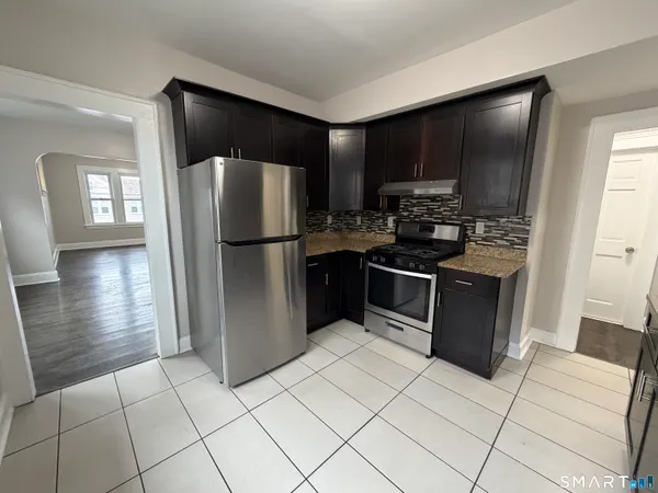$2,700 | 67 Beardsley Park Terrace, Unit 2ND & 3, Bridgeport, CT 06610