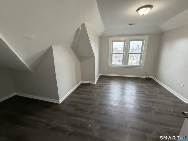 $2,700 | 67 Beardsley Park Terrace, Unit 2ND & 3, Bridgeport, CT 06610