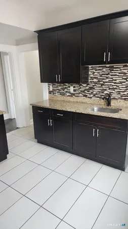 $2,700 | 67 Beardsley Park Terrace, Unit 2ND & 3, Bridgeport, CT 06610