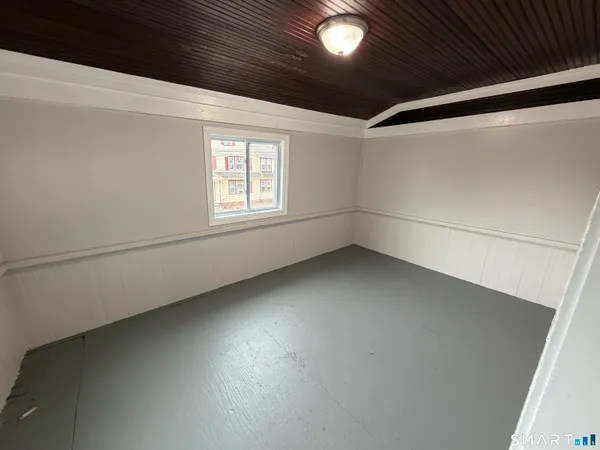 $2,700 | 67 Beardsley Park Terrace, Unit 2ND & 3, Bridgeport, CT 06610