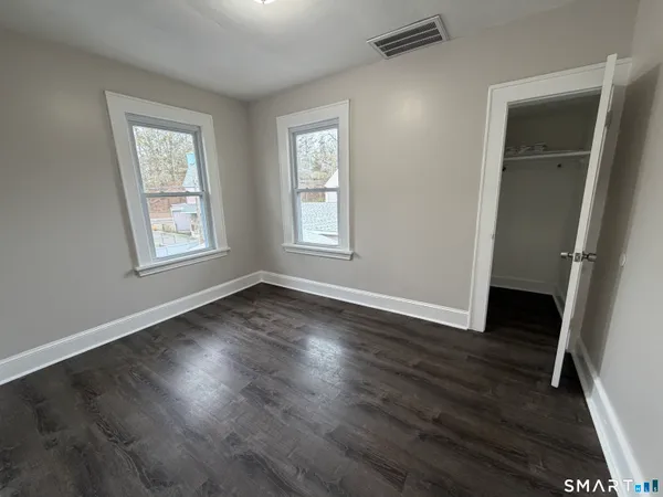 $2,700 | 67 Beardsley Park Terrace, Unit 2ND & 3, Bridgeport, CT 06610