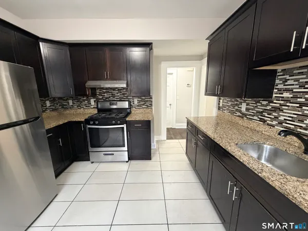 $2,700 | 67 Beardsley Park Terrace, Unit 2ND & 3, Bridgeport, CT 06610