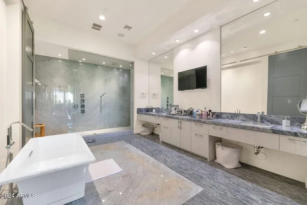 $19,995 | 2 Biltmore Estates Drive, Unit 101, Phoenix, AZ 85016