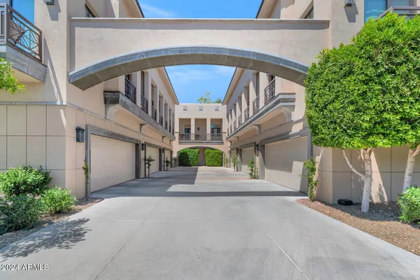 $19,995 | 2 Biltmore Estates Drive, Unit 101, Phoenix, AZ 85016