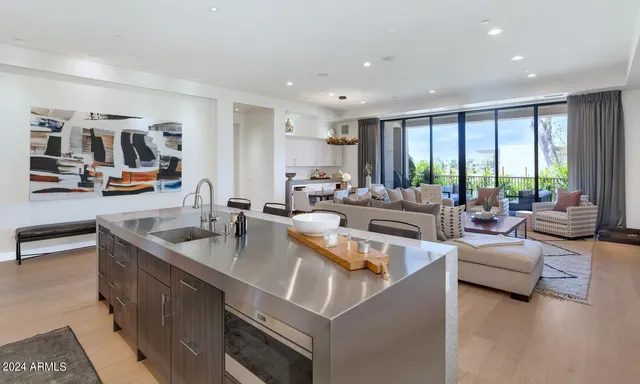 $19,995 | 2 Biltmore Estates Drive, Unit 101, Phoenix, AZ 85016