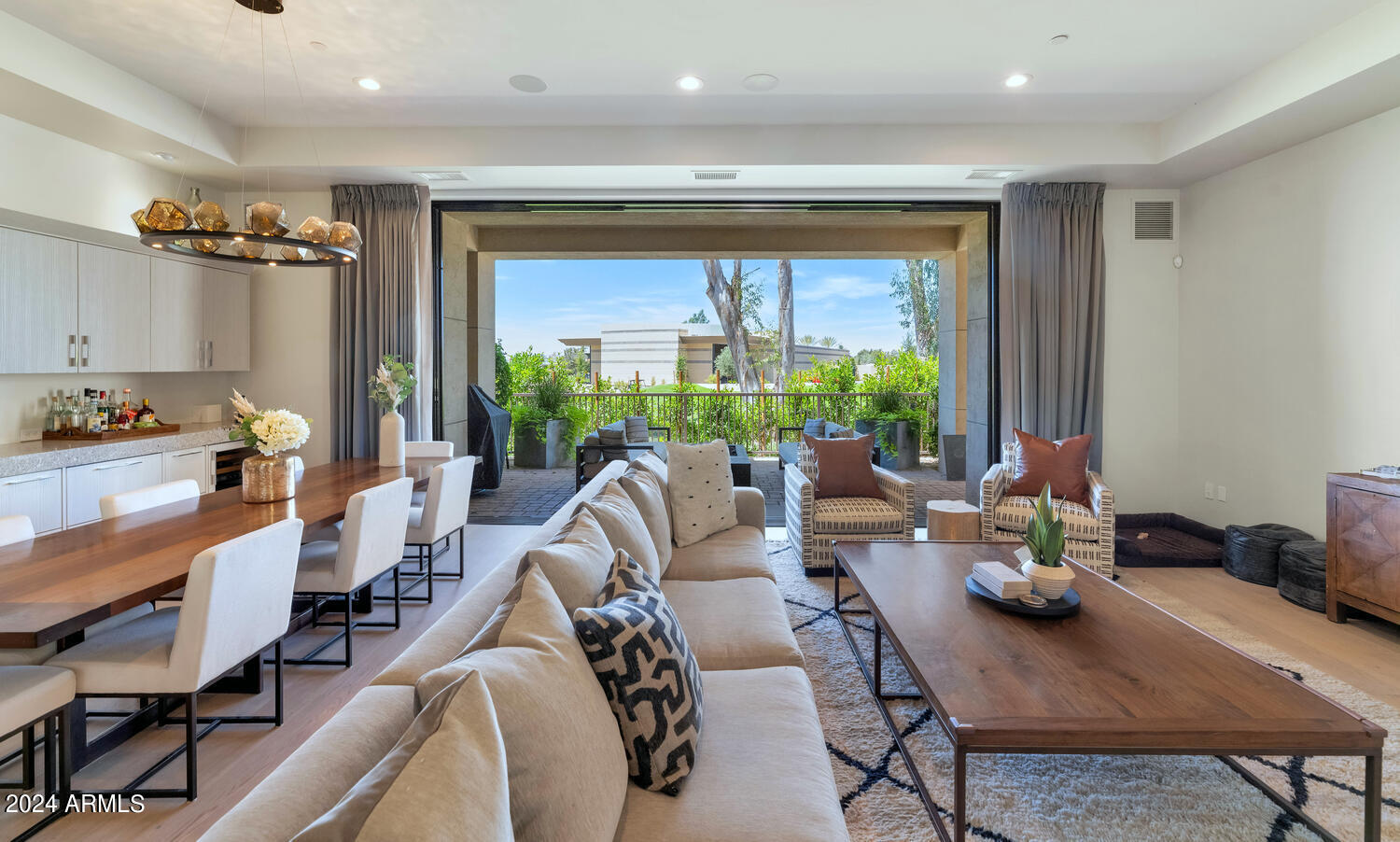 2 Biltmore Estates Drive, Unit 101 Phoenix, AZ 85016 - Photo 10 of 32 2 Biltmore Estates Dr-large-014-018-2 Bi