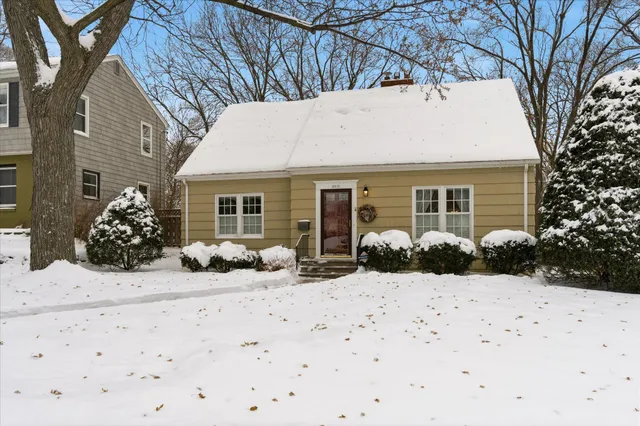 $569,900 | 2218 Mt View Avenue, Minneapolis, MN 55405