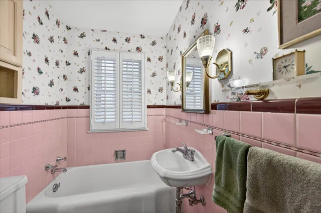 $569,900 | 2218 Mt View Avenue, Minneapolis, MN 55405