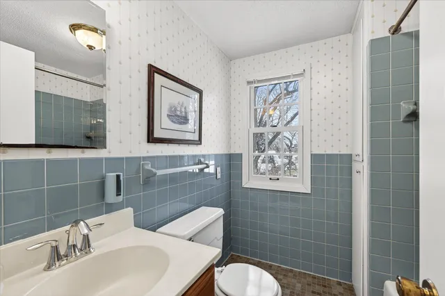 $569,900 | 2218 Mt View Avenue, Minneapolis, MN 55405