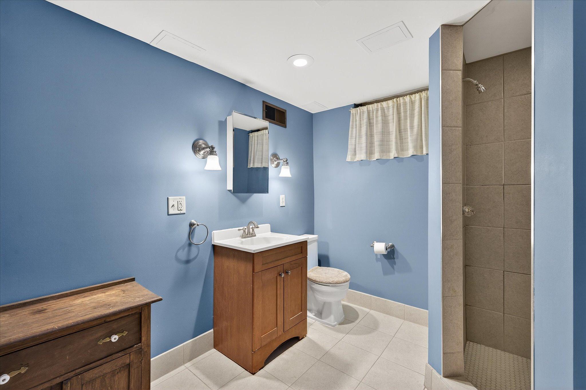 2218 Mt View Avenue Minneapolis, MN 55405 - Photo 30 of 56