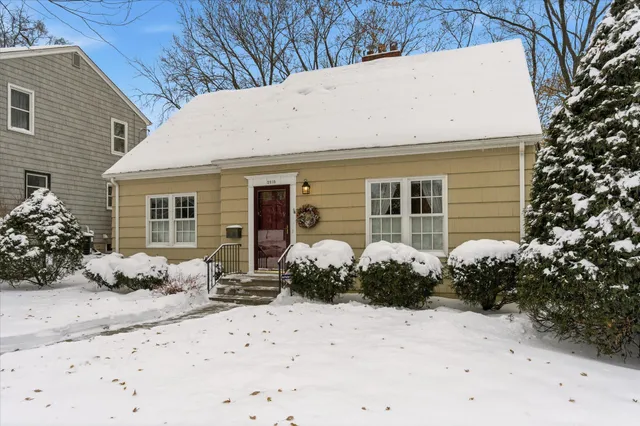 $569,900 | 2218 Mt View Avenue, Minneapolis, MN 55405