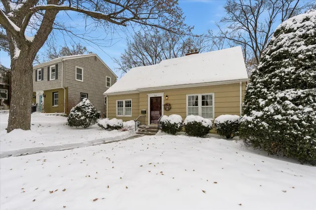 $569,900 | 2218 Mt View Avenue, Minneapolis, MN 55405