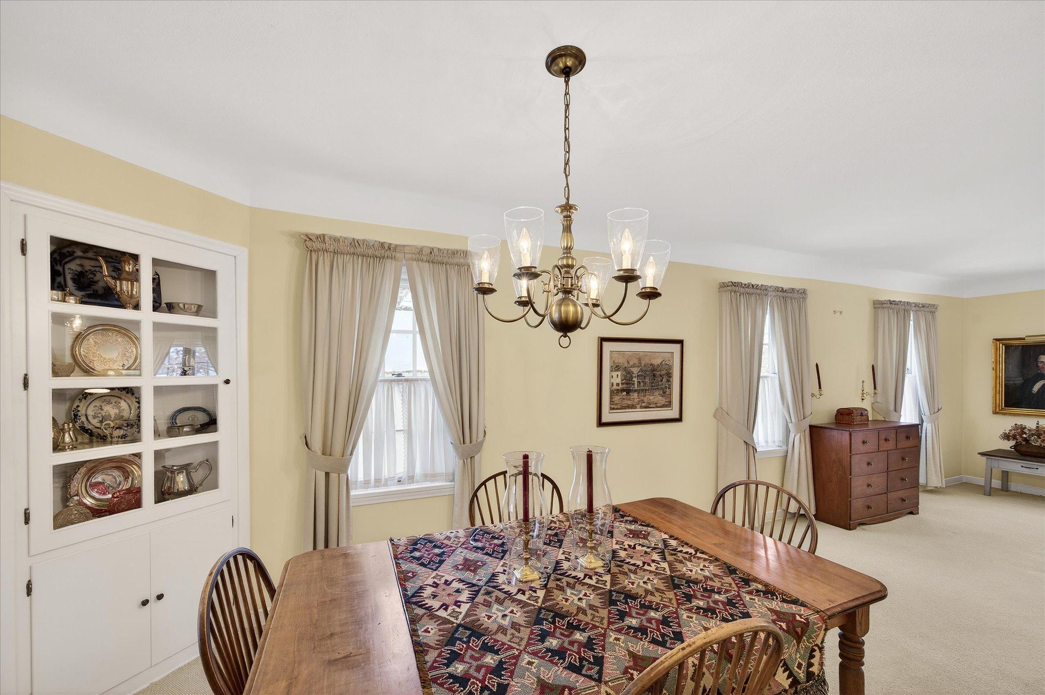 2218 Mt View Avenue Minneapolis, MN 55405 - Photo 6 of 56