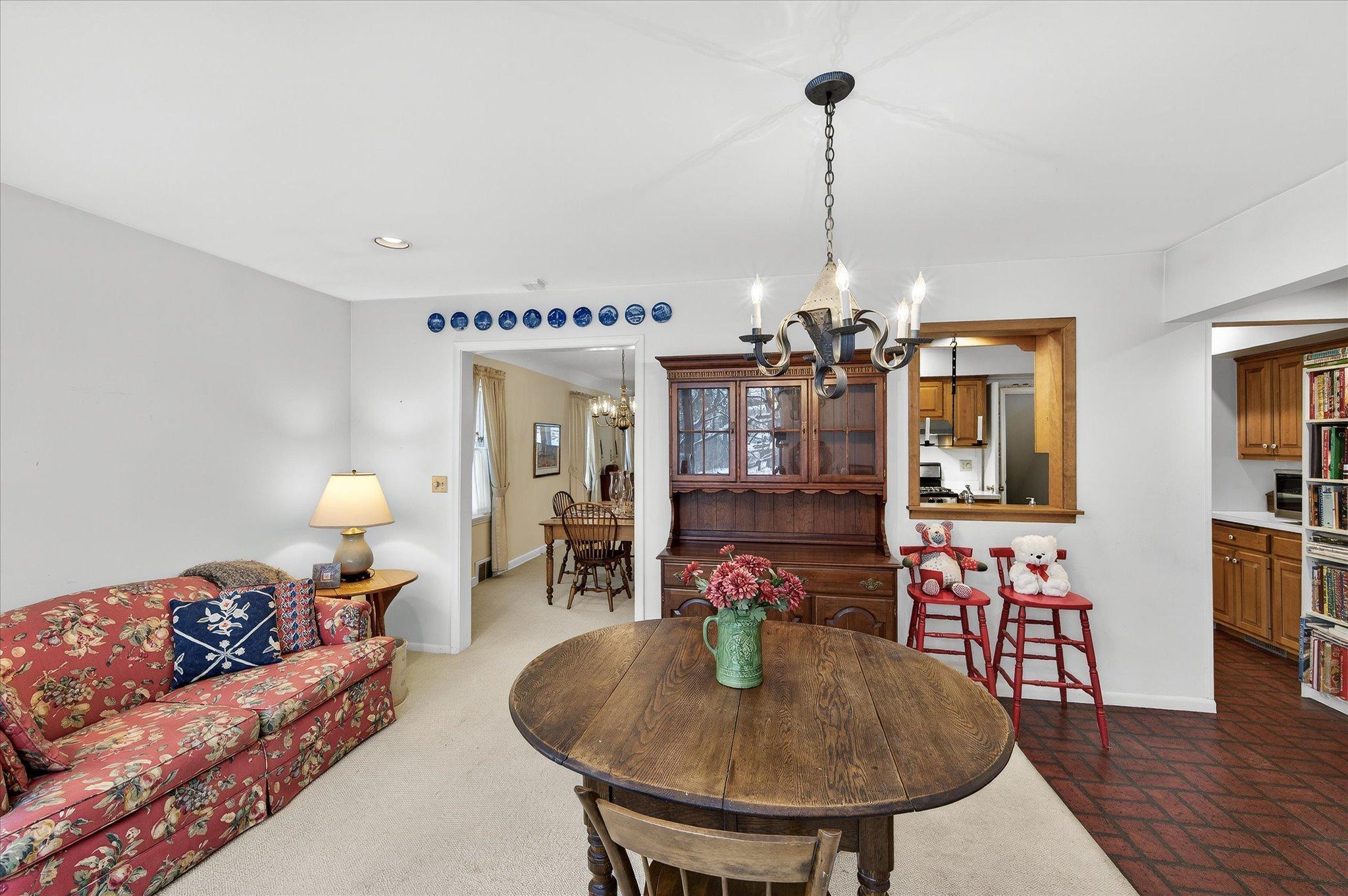 2218 Mt View Avenue Minneapolis, MN 55405 - Photo 10 of 56