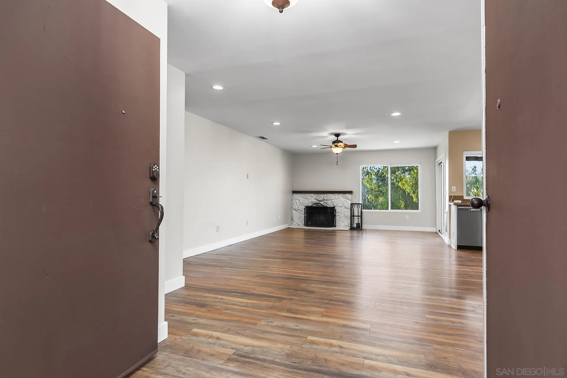 2410 Kenda Way Alpine, CA 91901 - Photo 9 of 71