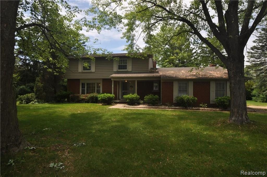 29511 Fox Grove Road Farmington Hills, MI 48334 - Photo 1 of 18