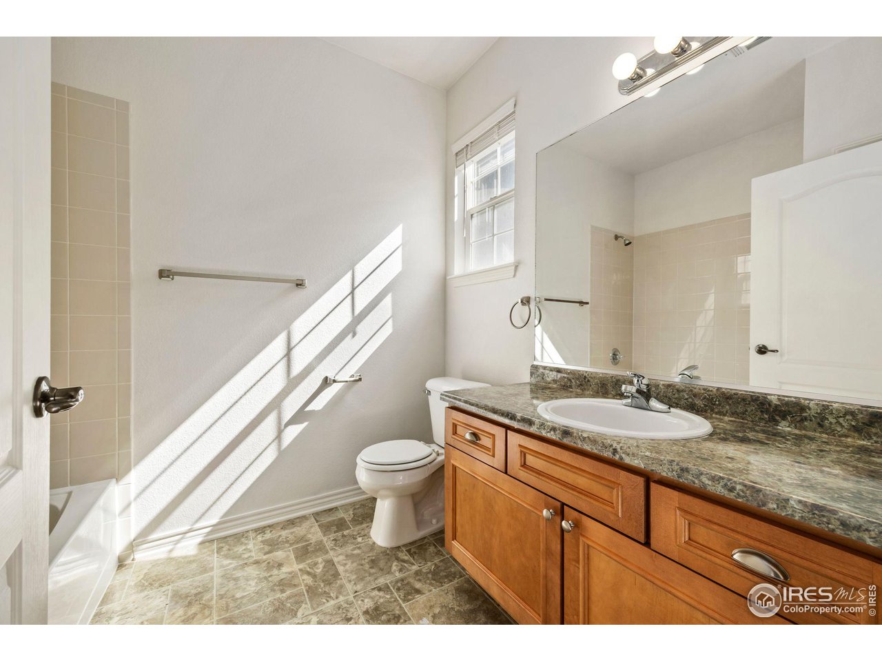 4672 West 20th Road, Unit 2212 Greeley, CO 80634 - Photo 32 of 40 Private full bathroom attached to the 2nd bedroom