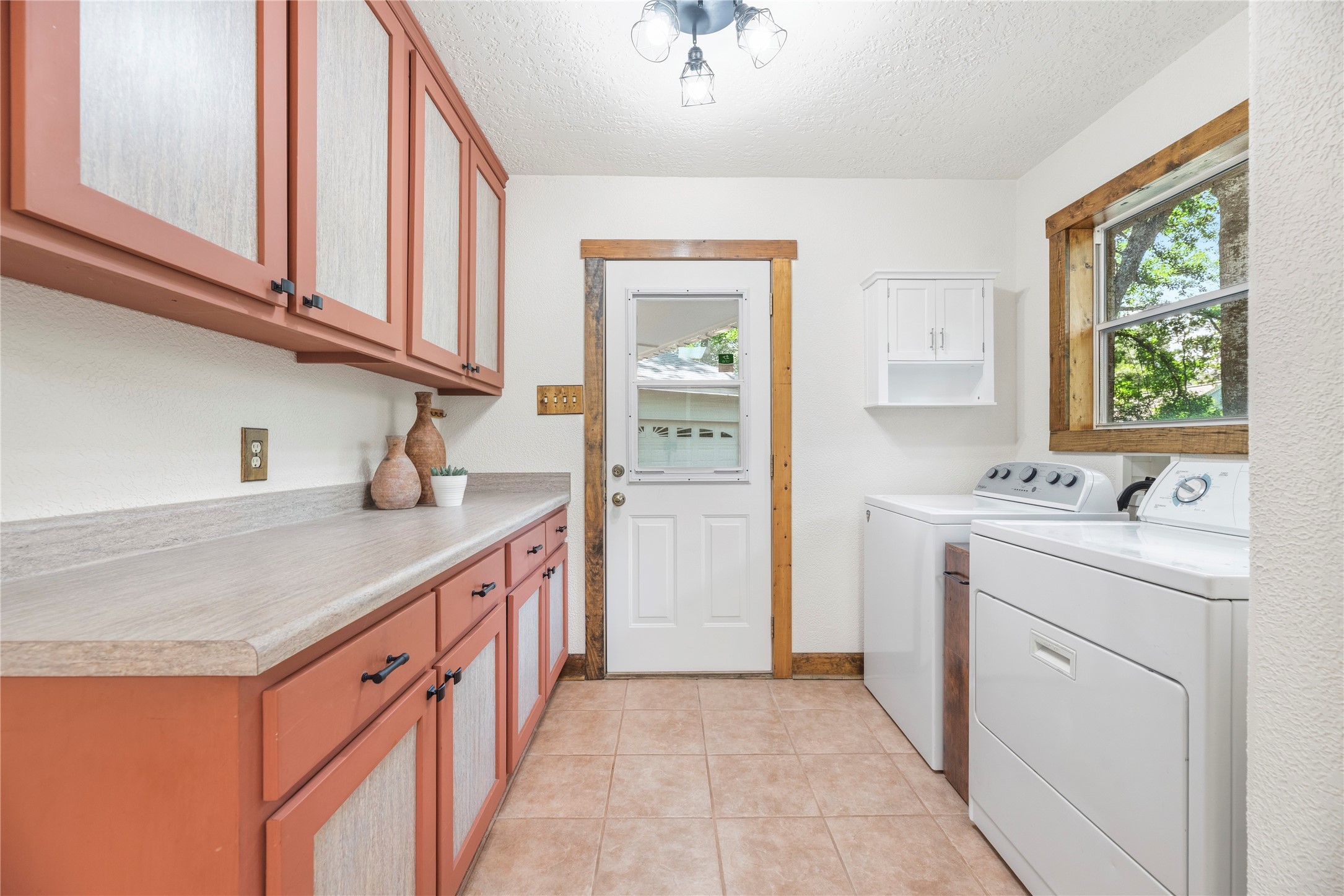 281 Ridgewood Drive Hockley, TX 77447 - Photo 28 of 41 Pantry/ Utility Room