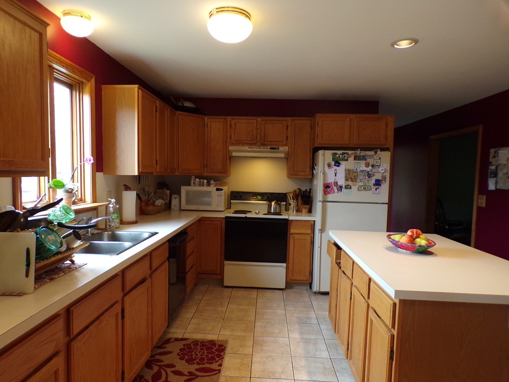 52 Cronin Hill Road Hatfield, MA 01038 - Photo 8 of 26 Gallery Image 8