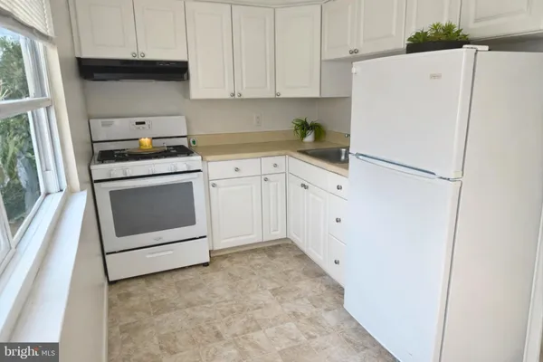 $299,999 | 202 Green Street, Holmes, PA 19043