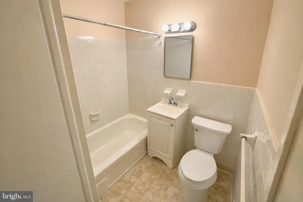 $299,999 | 202 Green Street, Holmes, PA 19043