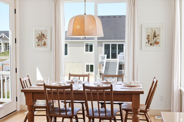 283 North 500 West Mapleton, UT 84664 - Photo 22 of 102 Dining room with french door.