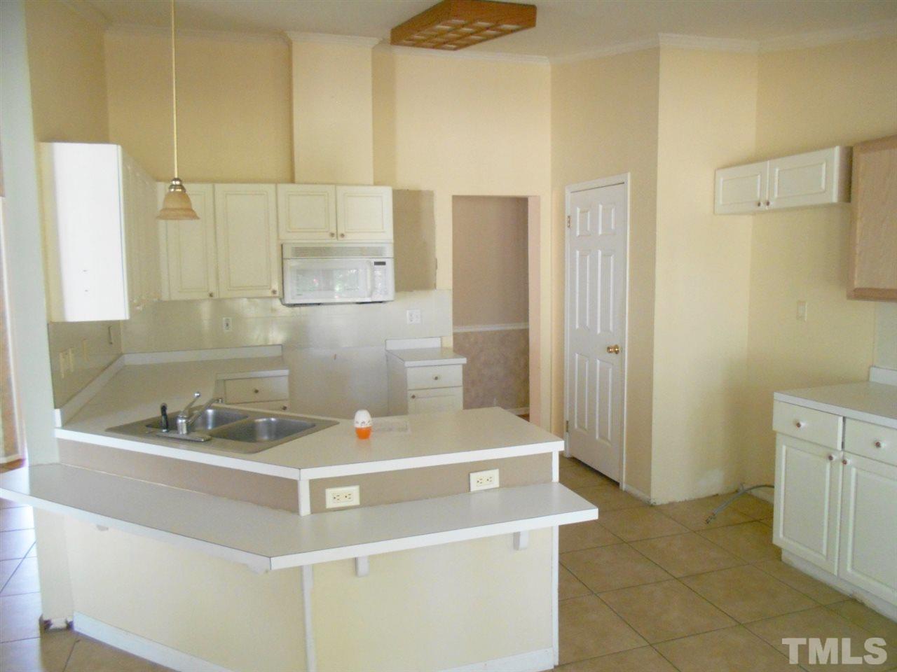 1105 Lexington Farm Road Apex, NC 27502 - Photo 5 of 13 Gallery Image 5