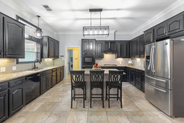 $665,000 | 3905 North Briarwood Drive, Brenham, TX 77833