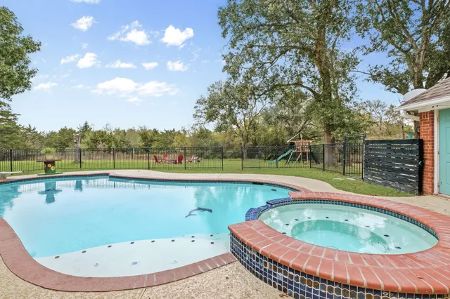 $665,000 | 3905 North Briarwood Drive, Brenham, TX 77833