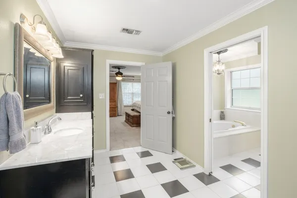 $650,000 | 3905 North Briarwood Drive, Brenham, TX 77833