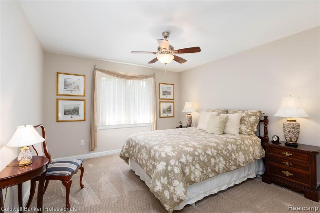 4217 Oak Arbor Crest Court Rochester, MI 48306 - Photo 32 of 39