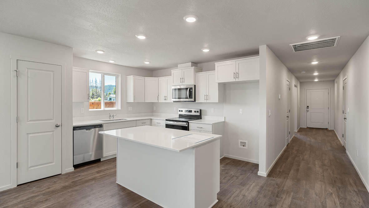 2627 Addysen Pk Way Medford, OR 97501 - Photo 4 of 27