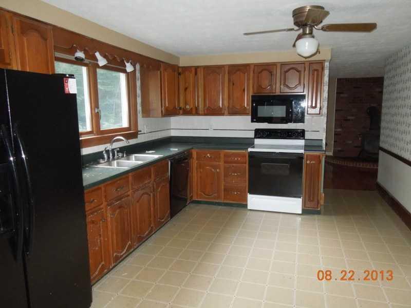 17 Wildwood Drive Springvale, ME 04083 - Photo 3 of 12 Kitchen.