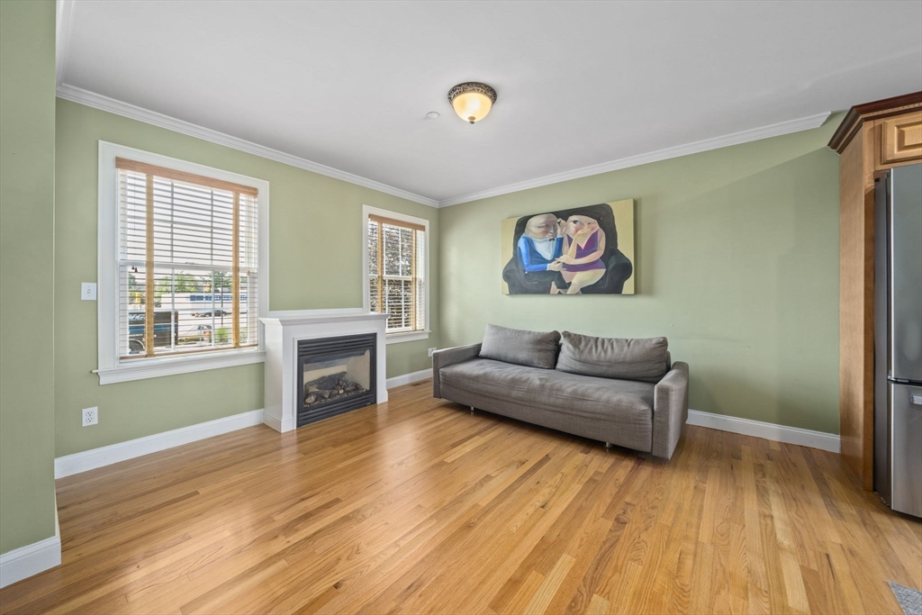 15 Bacon Street, Unit 2 Waltham, MA 02451 - Photo 4 of 18