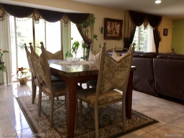 2427 Maplecrest Road Sterling Heights, MI 48310 - Photo 5 of 25 FullSizeRender (2).jpg
