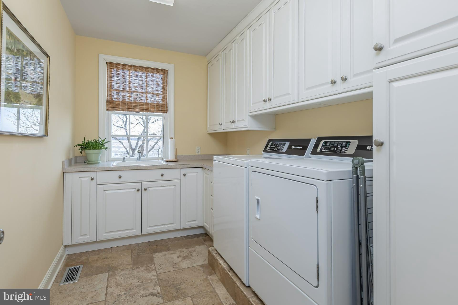 1880 East Buckshutem Road Millville, NJ 08332 - Photo 16 of 41 Laundry Room Plus