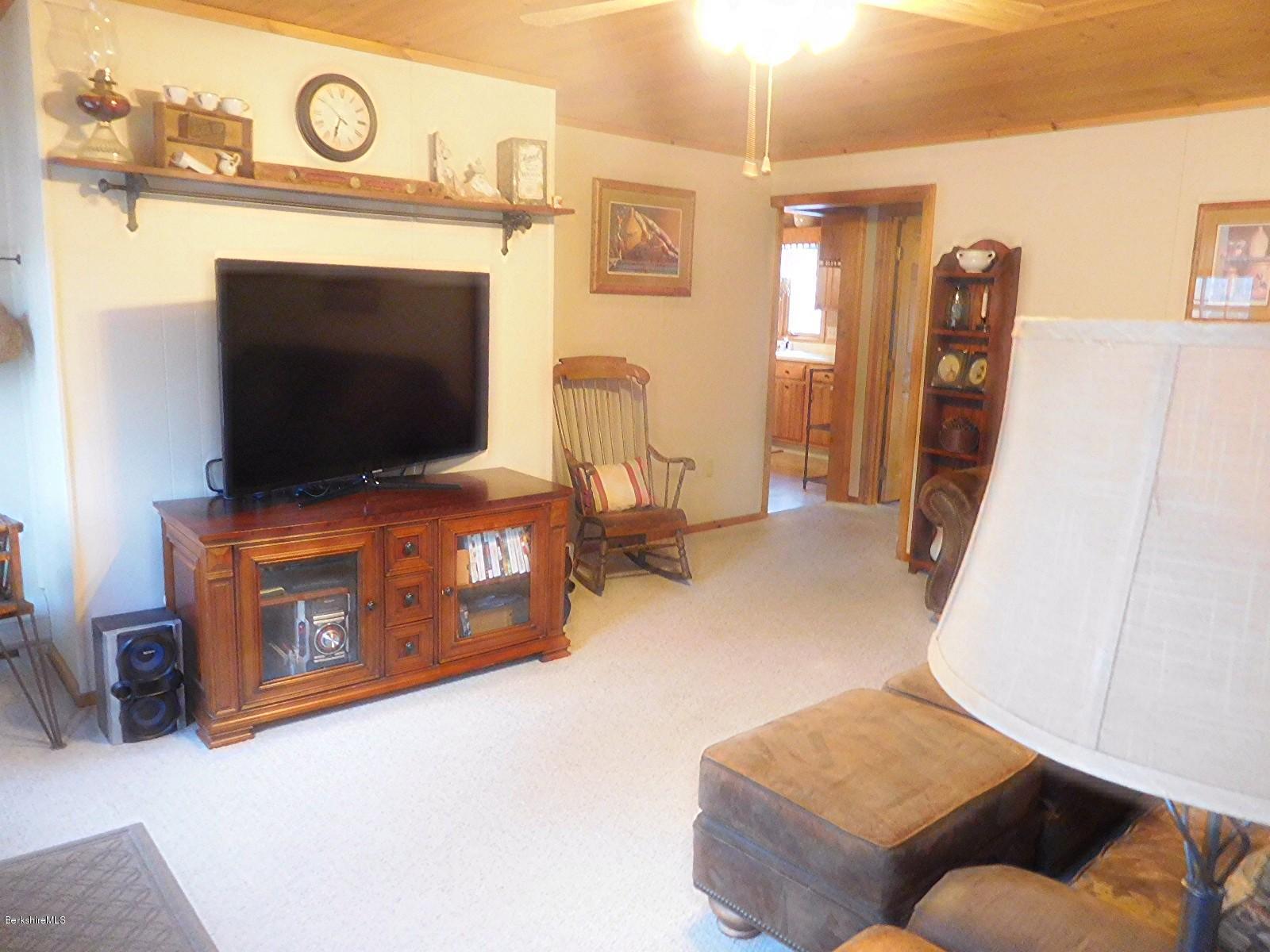 126 George Schnopp Road Hinsdale, MA 01235 - Photo 12 of 32 10---Family room