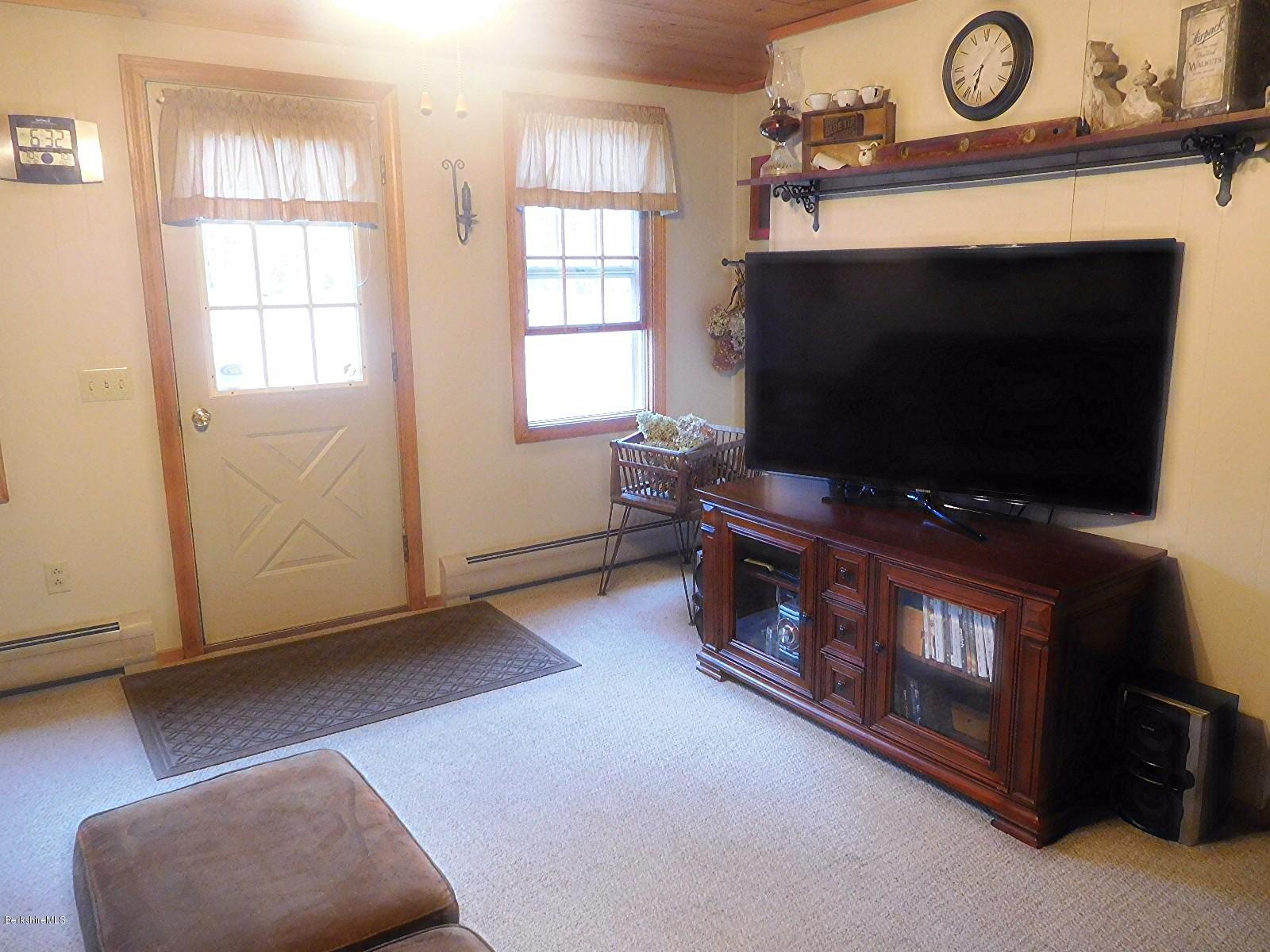 126 George Schnopp Road Hinsdale, MA 01235 - Photo 13 of 32 11--Family room(2)